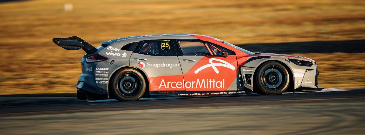 Tracker Stock Car é exibido pela primeira vez no Festival Interlagos